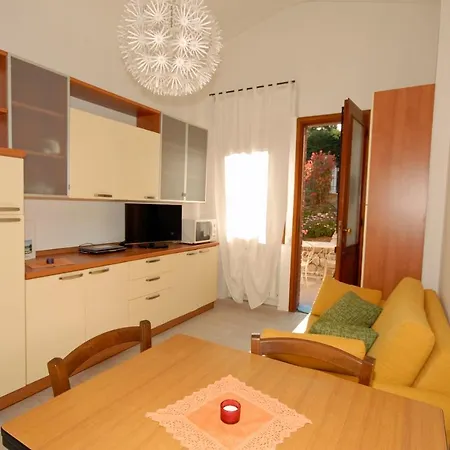 Sleeps 8 Pool Air Con Sasso di Bordighera