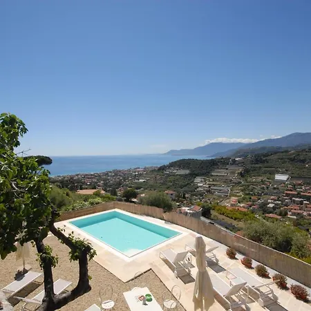 וילה Sleeps 8 Pool Air Con Sasso di Bordighera