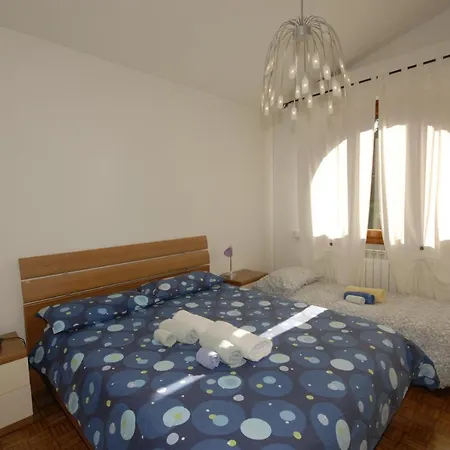 Sleeps 8 Pool Air Con Sasso di Bordighera