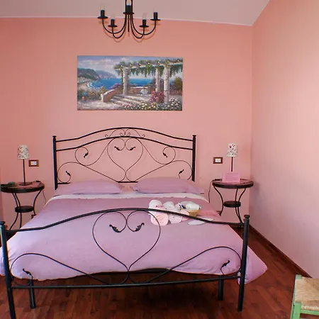 Sleeps 8 Pool Air Con Sasso di Bordighera