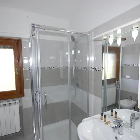 Sleeps 8 Pool Air Con * Sasso di Bordighera