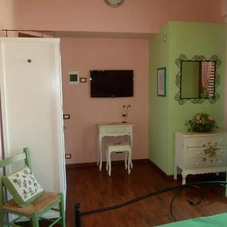 Sleeps 8 Pool Air Con Willa Sasso di Bordighera